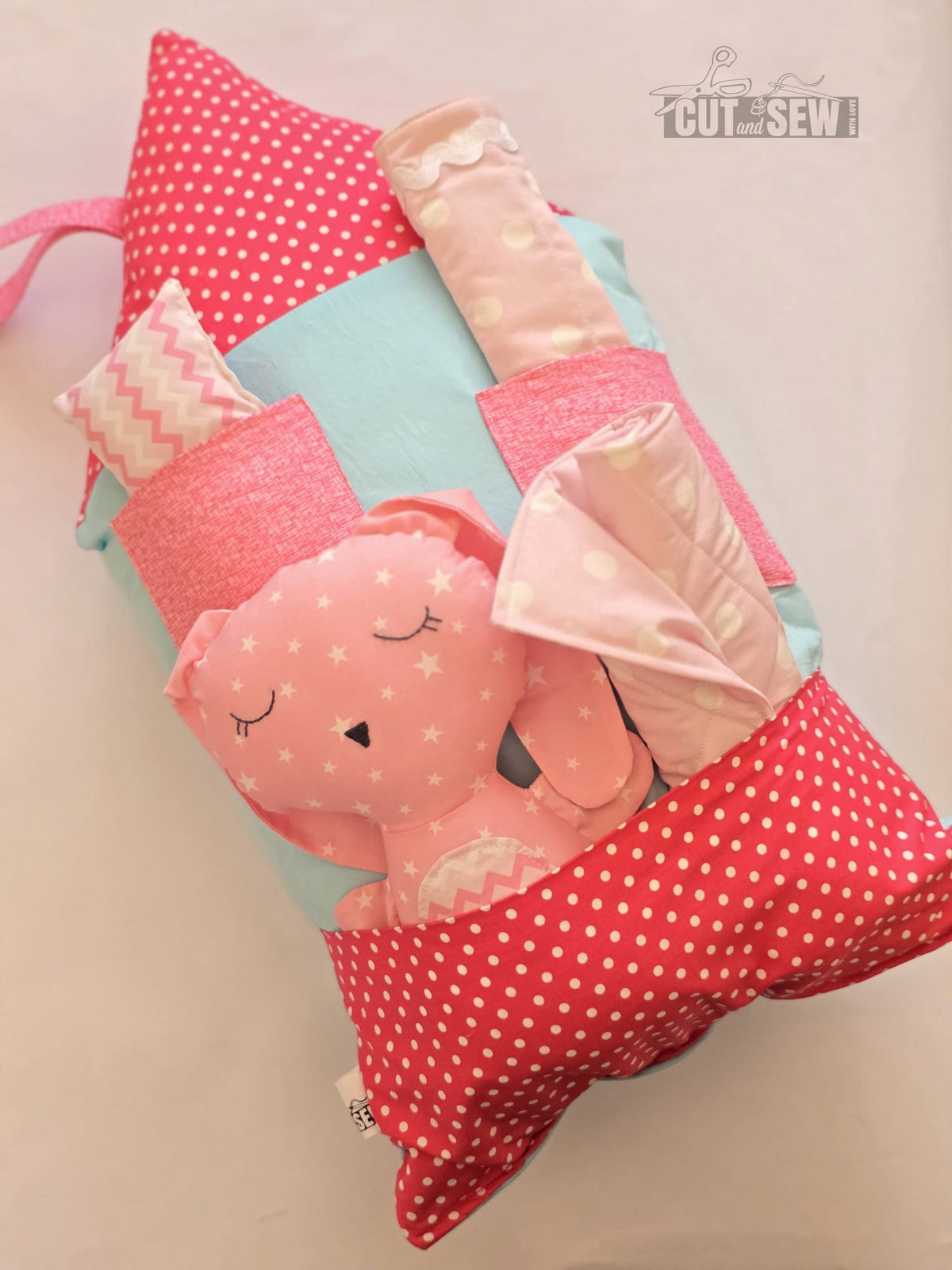 Rabbit Doll House (Medium)